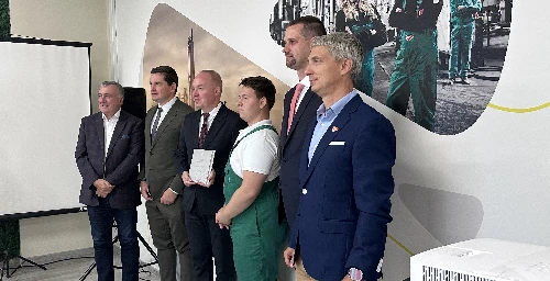 Tanműhelyfejlesztés Százhalombattán borítókép