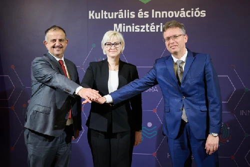 Indul a „három az egyben” képzés borítókép