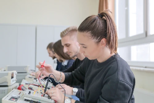 Helyettes államtitkár: a szakképzés jó szakmát ad borítókép